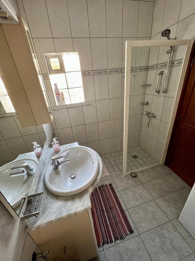 Pura Vida Surf Camp & School Hostel La Oliva Ngoại thất bức ảnh